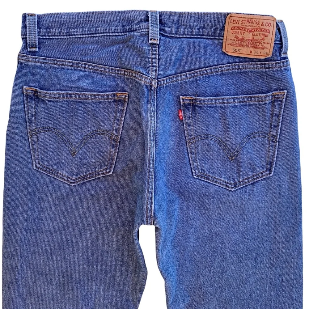 Levi’s 505 Regular Fit Medium Stonewash Denim Jeans ~ Men’s 34/32